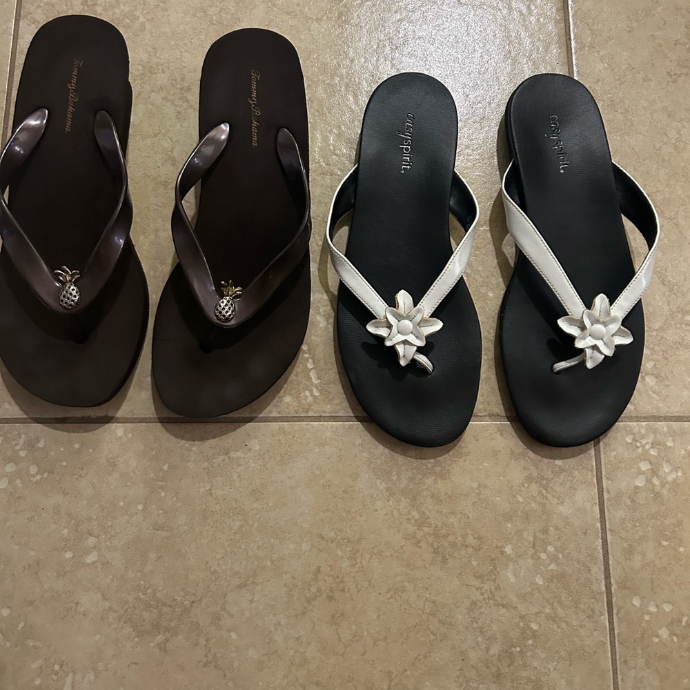 Lot of 2 pair of sandals